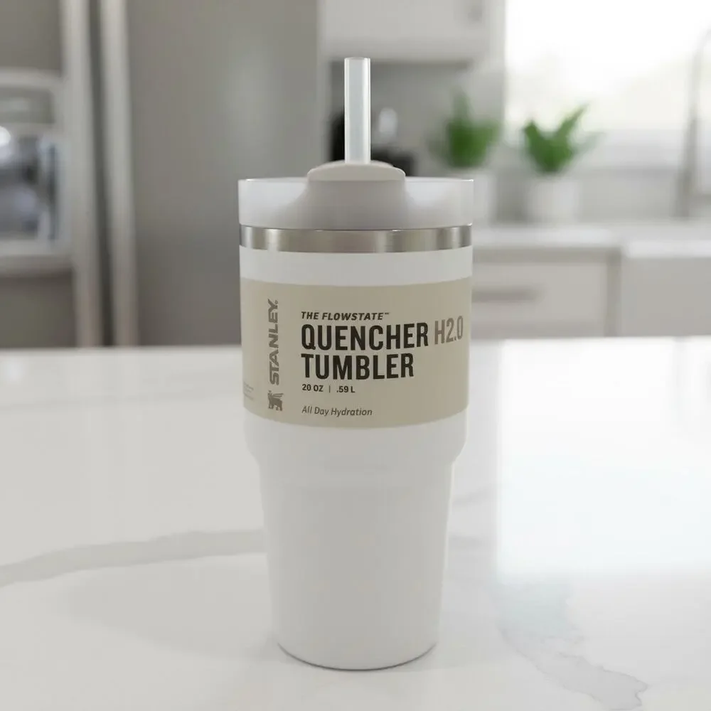 Stanley Quencher H2.0 FlowState Tumbler 20 oz White NWT - Picture 1 of 5